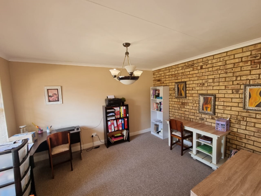 4 Bedroom Property for Sale in La Provance Free State